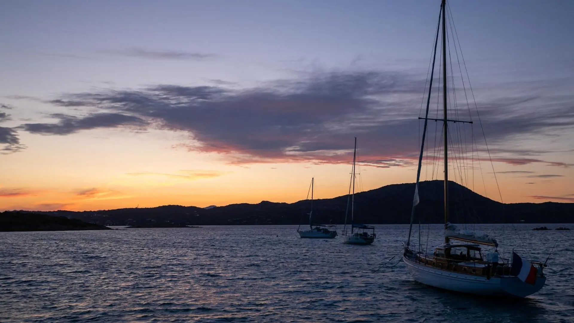 Úszó hotel Upupa Sailing A Night Onboard! Hotel Porto San Paolo